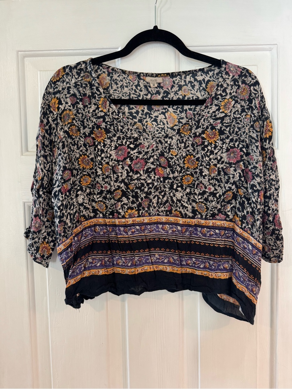 Ecote Black Floral Border-Trim Cropped Blouse